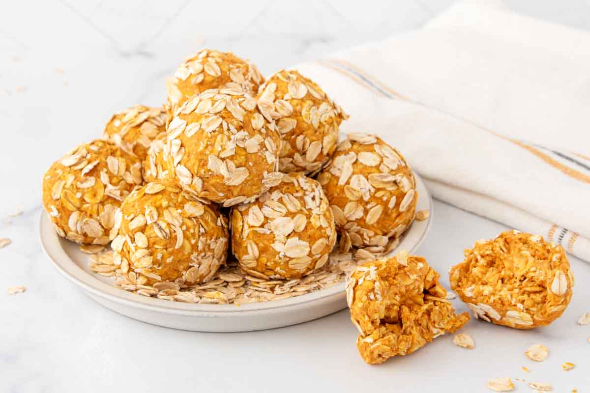 Homemade Peanut Butter Balls For Dogs Spoiled Hounds