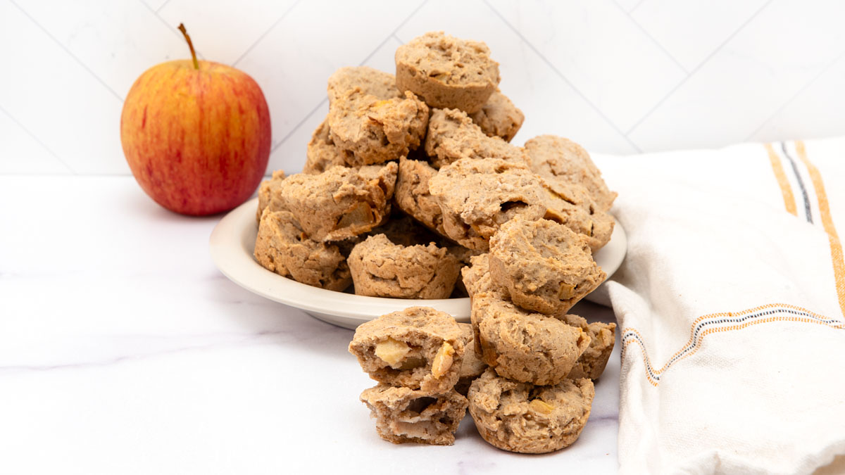 Mini Apple Muffins for Dogs with Oats and Cinnamon