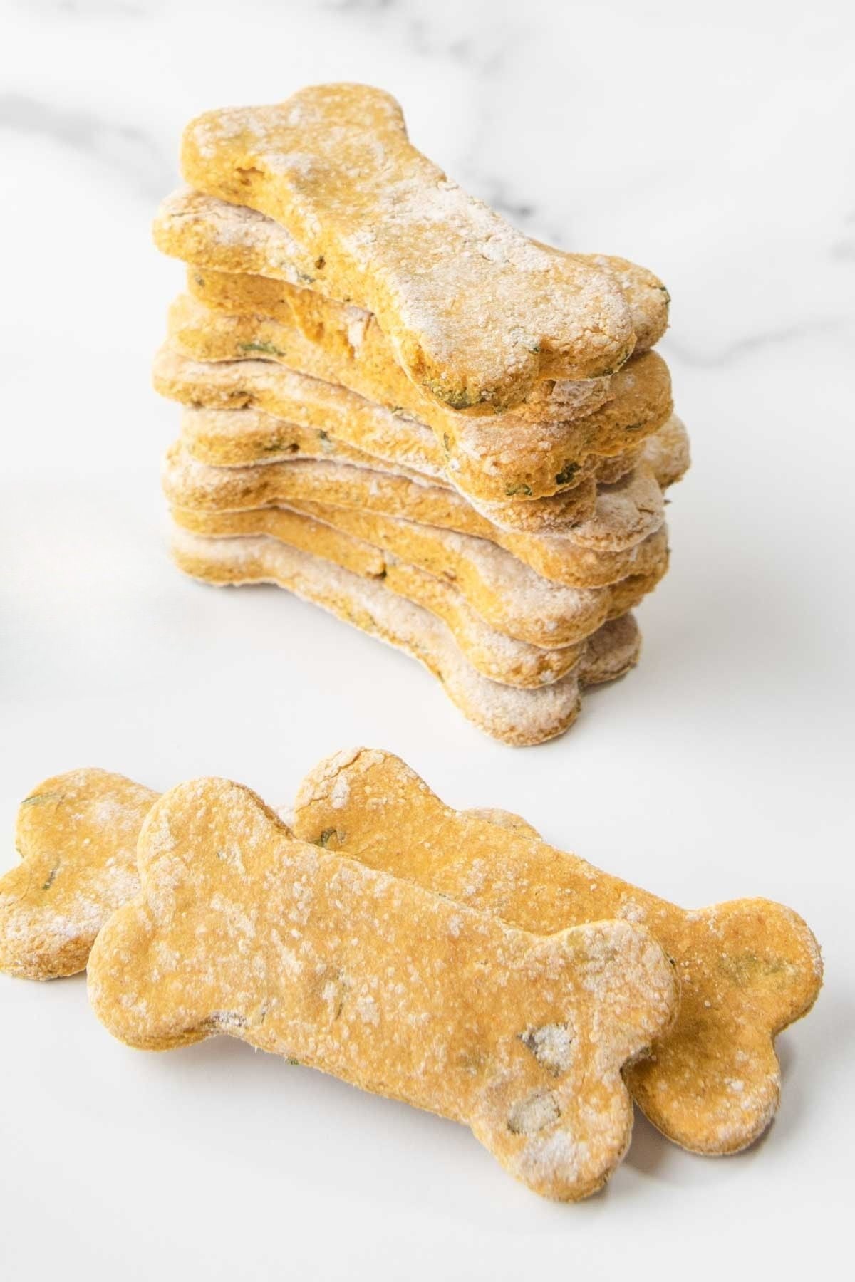 Mint and parsley crunchy dog treats in bone shapes.
