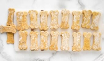 Bone-shaped crunchy dog treats made with mint and parsley.